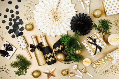 Feestelijk de tafel dekken voor Oud en Nieuw